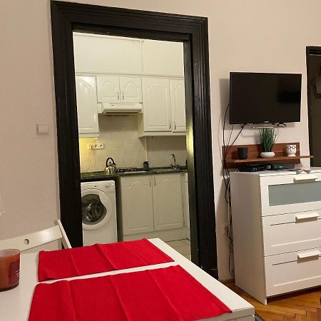 Feel Like Home - Cozy Downtwon Studio For 2 Budapesta Exterior foto