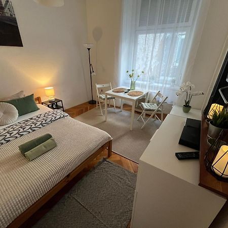 Feel Like Home - Cozy Downtwon Studio For 2 Budapesta Exterior foto