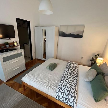 Feel Like Home - Cozy Downtwon Studio For 2 Budapesta Exterior foto