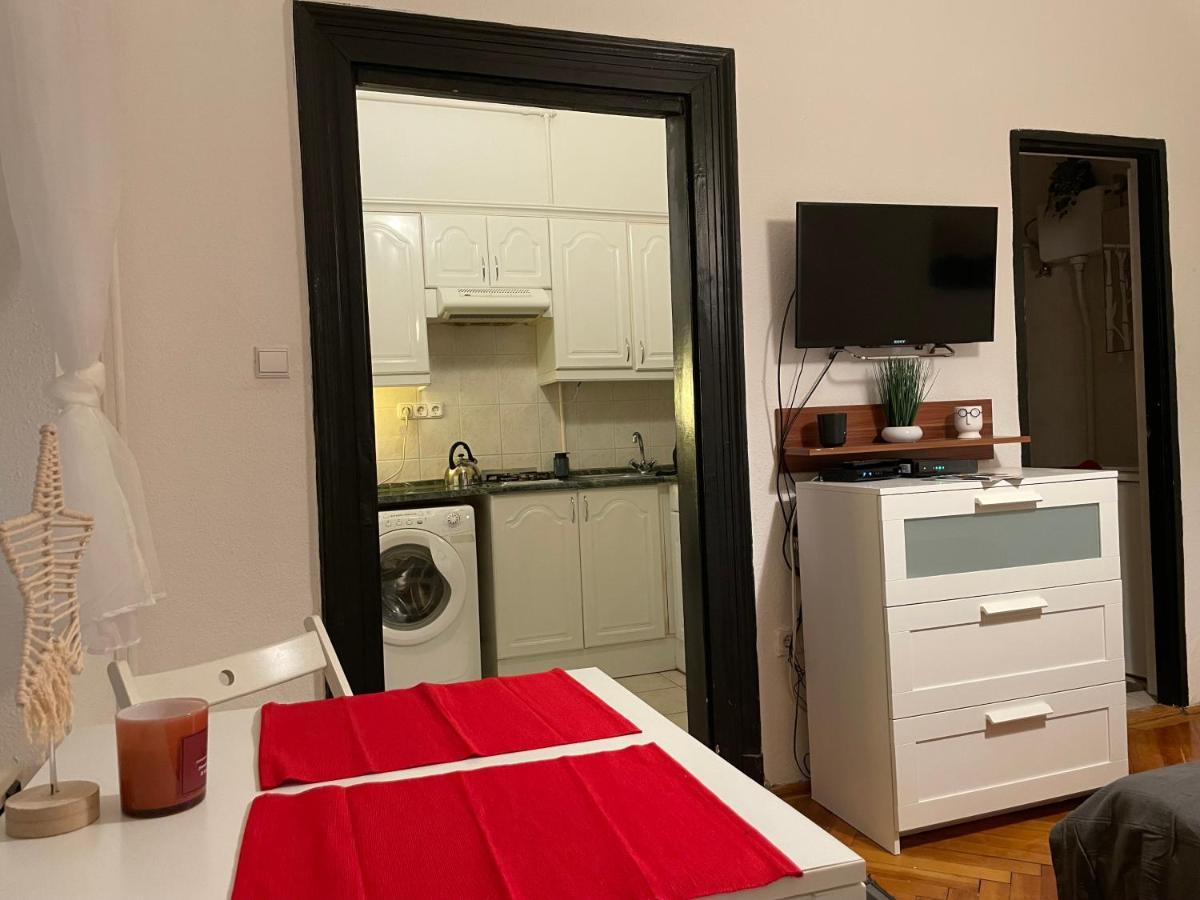 Feel Like Home - Cozy Downtwon Studio For 2 Budapesta Exterior foto