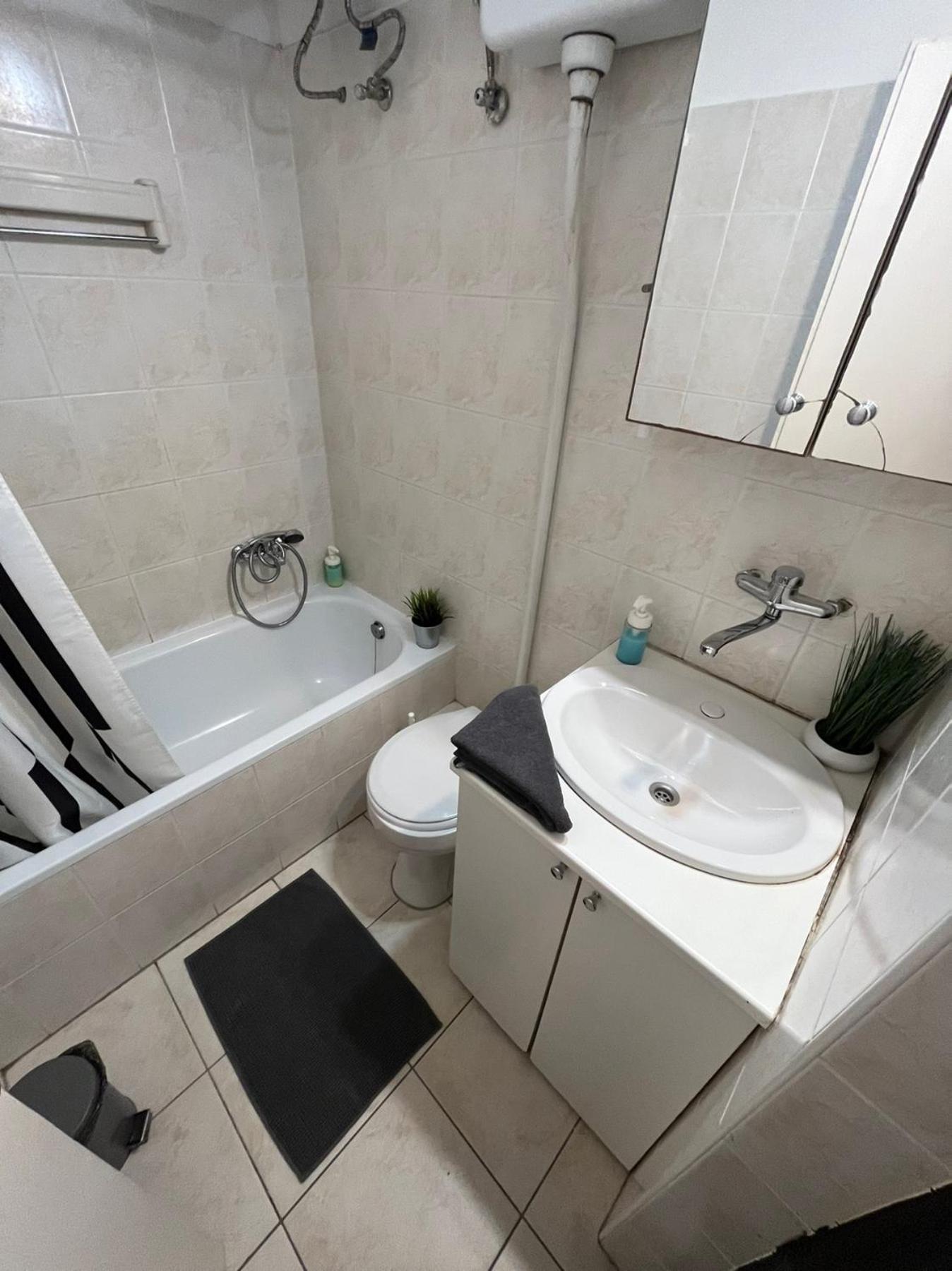 Feel Like Home - Cozy Downtwon Studio For 2 Budapesta Exterior foto